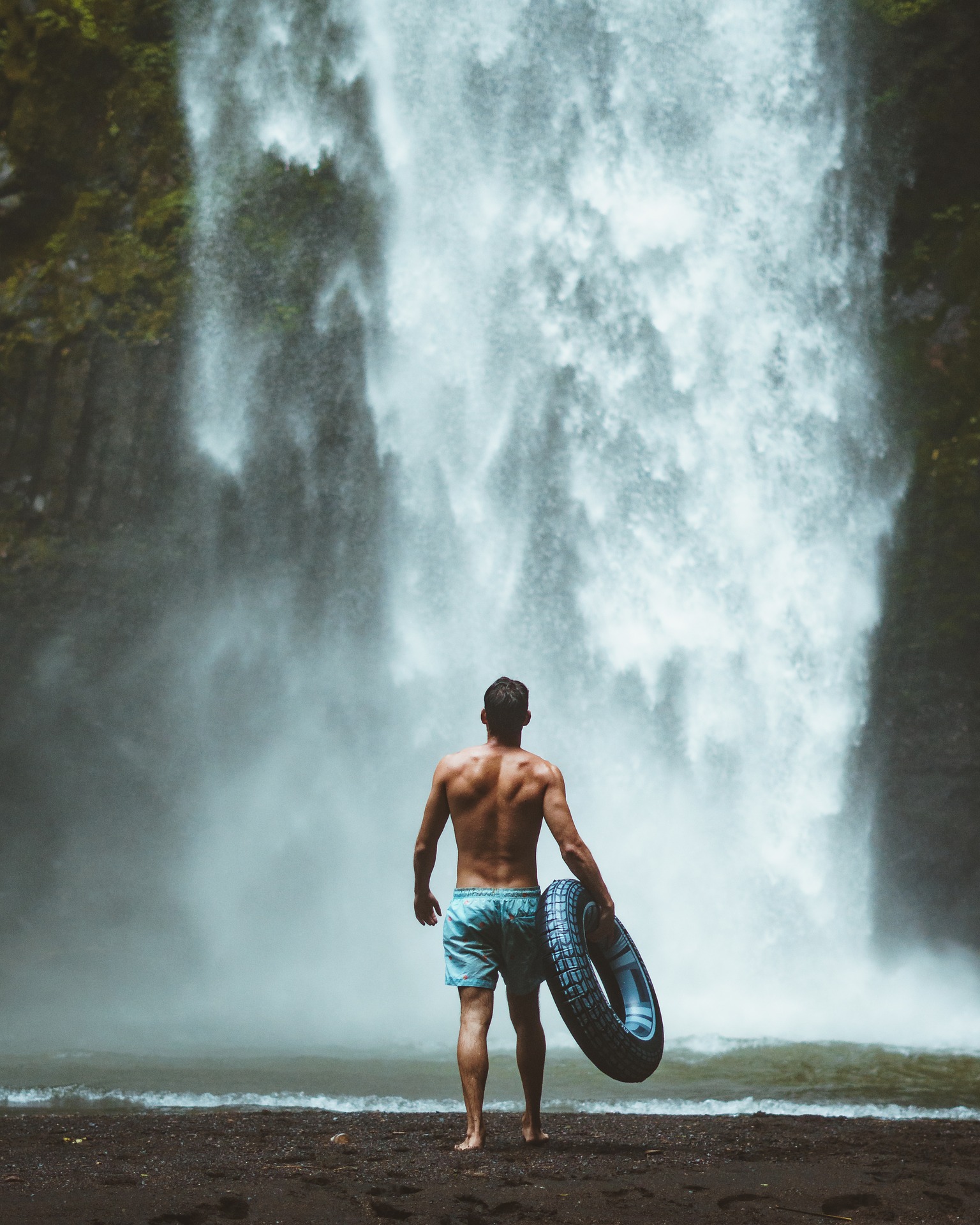 Top 5 Tips For Traveling As A Queer Person