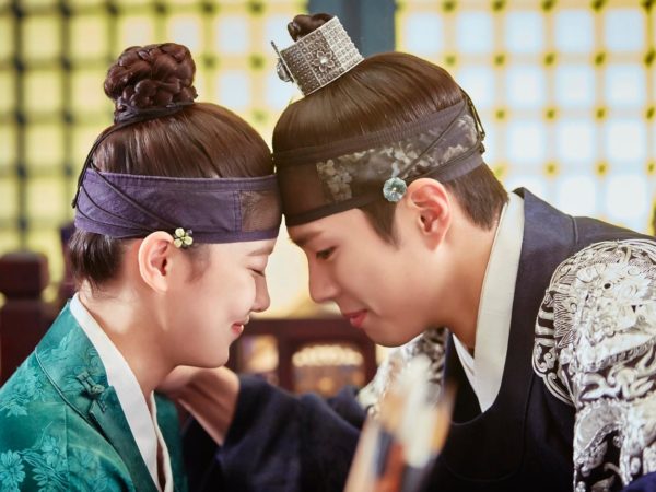 What K-Dramas Can I Watch While Traveling on a Plane?